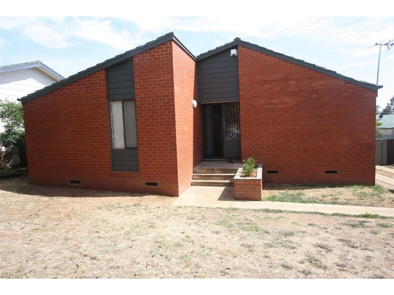 49 Connorton Avenue, Wagga Wagga NSW 2650