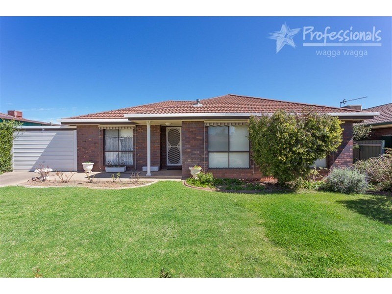 36 Naretha  Street, Glenfield Park NSW 2650