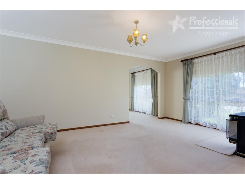 36 Naretha  Street, Glenfield Park NSW 2650