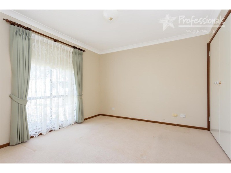 36 Naretha  Street, Glenfield Park NSW 2650