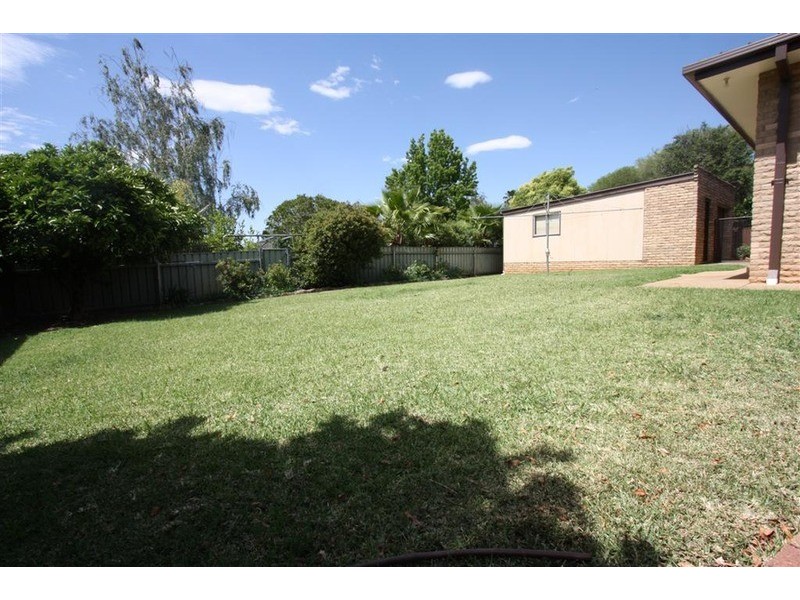 87 Leavenworth Drive, Wagga Wagga NSW 2650