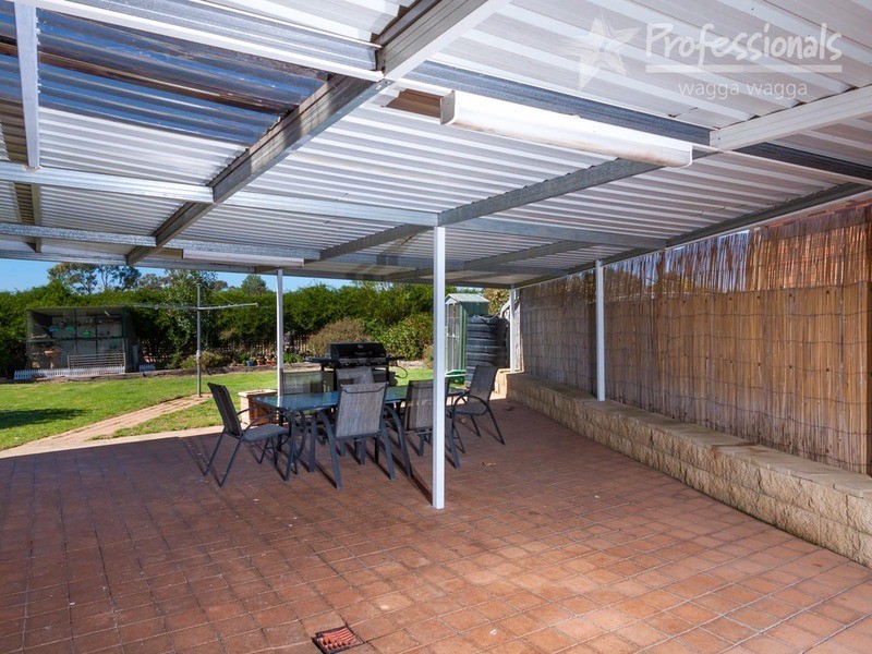 10 Clowes Place, Ashmont NSW 2650