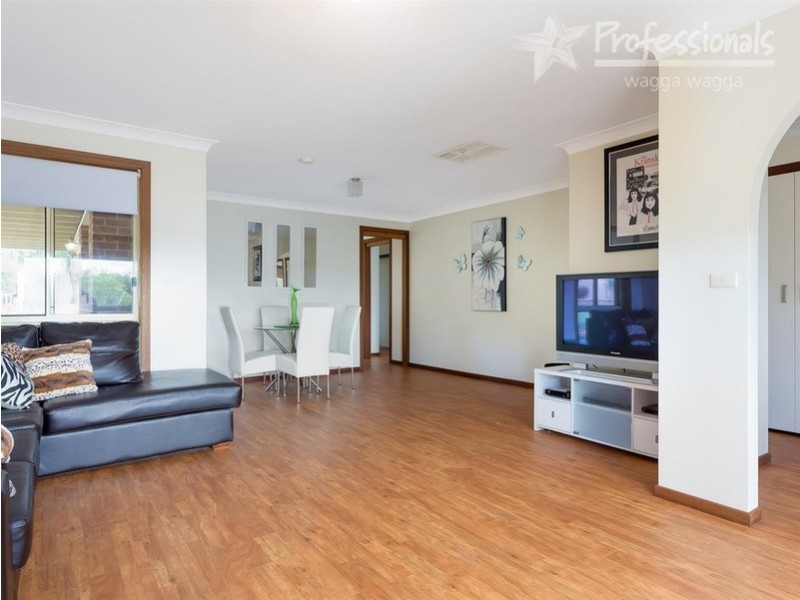 11 Wilgoma Street, Bourkelands NSW 2650