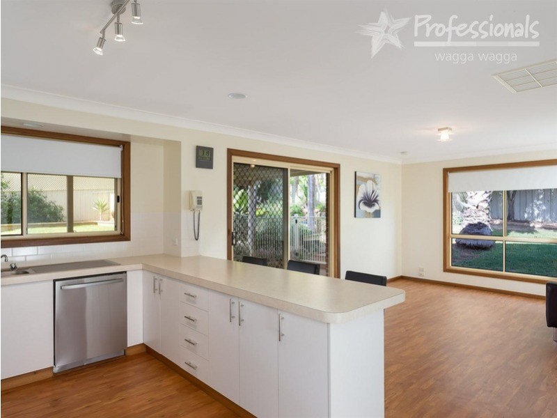 11 Wilgoma Street, Bourkelands NSW 2650