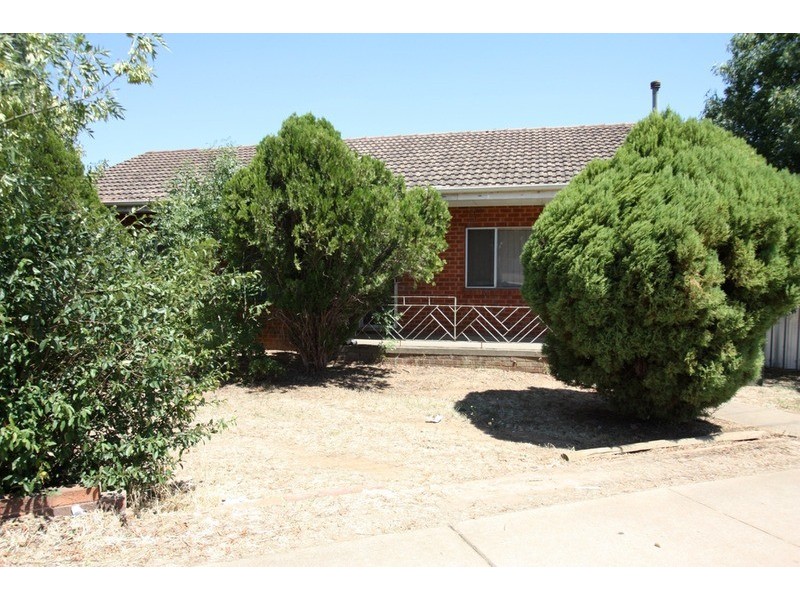 38 Tobruk Street, Wagga Wagga NSW 2650