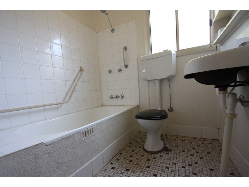 154 Macleay Street, Wagga Wagga NSW 2650