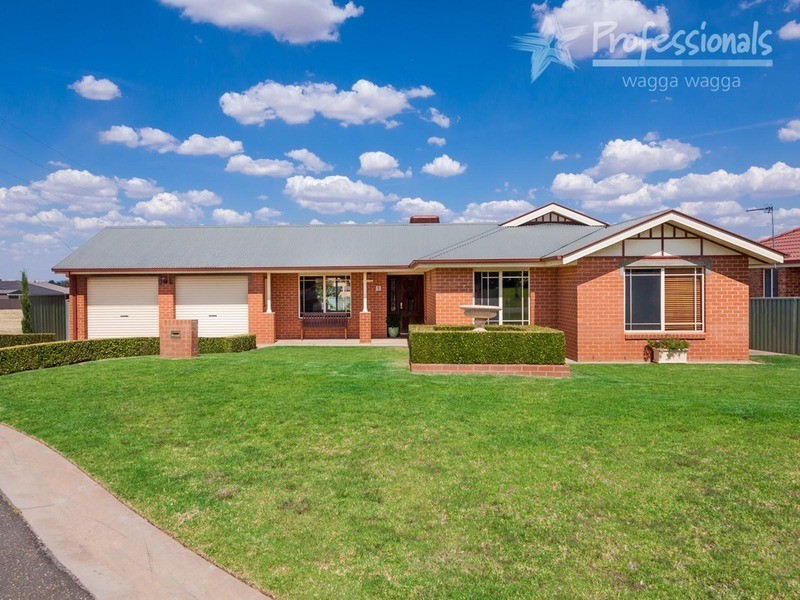 8 Bokara Place, Glenfield Park NSW 2650