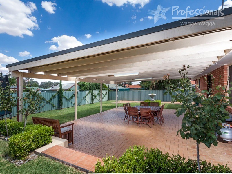 8 Bokara Place, Glenfield Park NSW 2650