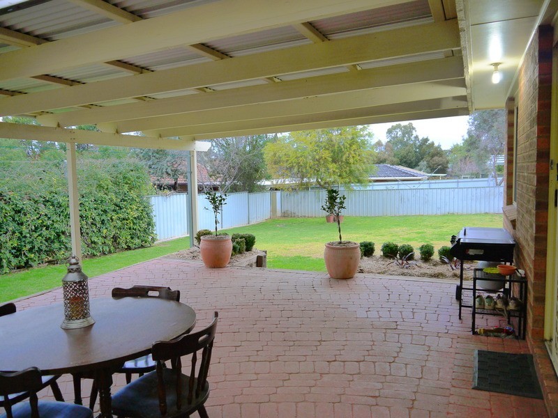 60 Pugsley Avenue, Estella NSW 2650