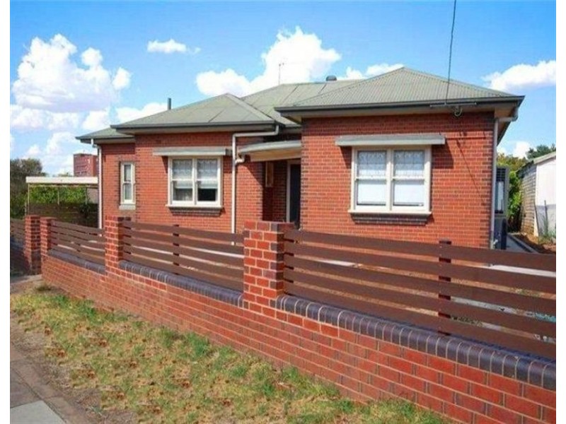 7 Docker Street, Wagga Wagga NSW 2650
