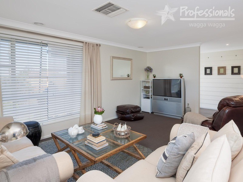 1 Missouri  Avenue, Tolland NSW 2650