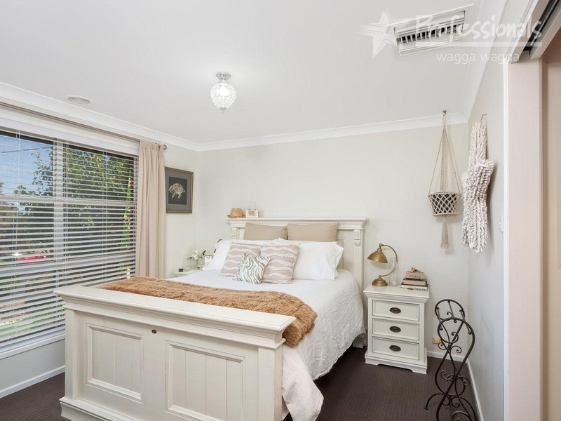 1 Missouri  Avenue, Tolland NSW 2650