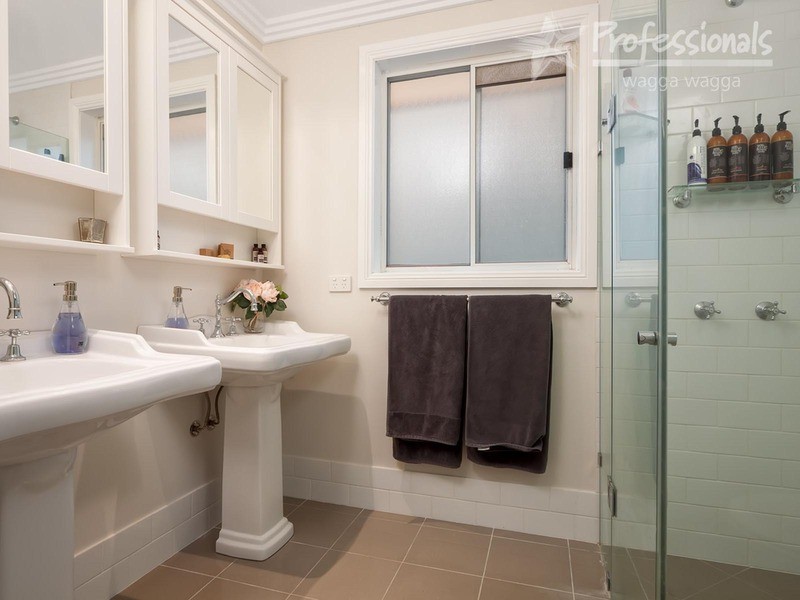 1 Missouri  Avenue, Tolland NSW 2650