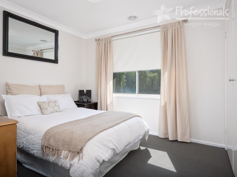 1 Missouri  Avenue, Tolland NSW 2650