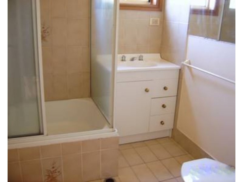 1/25 Darri Street, Glenfield Park NSW 2650