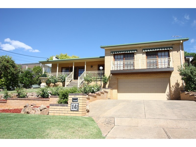 16 Panorama Street, Wagga Wagga NSW 2650