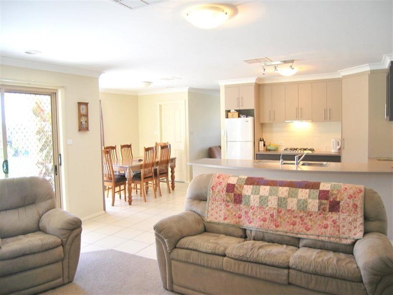 4 Wellington Avenue, Wagga Wagga NSW 2650