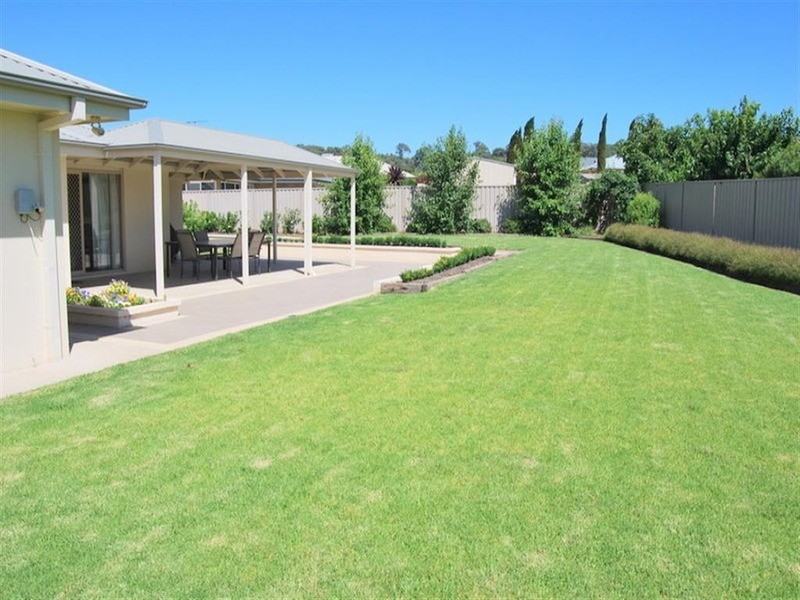 4 Wellington Avenue, Wagga Wagga NSW 2650