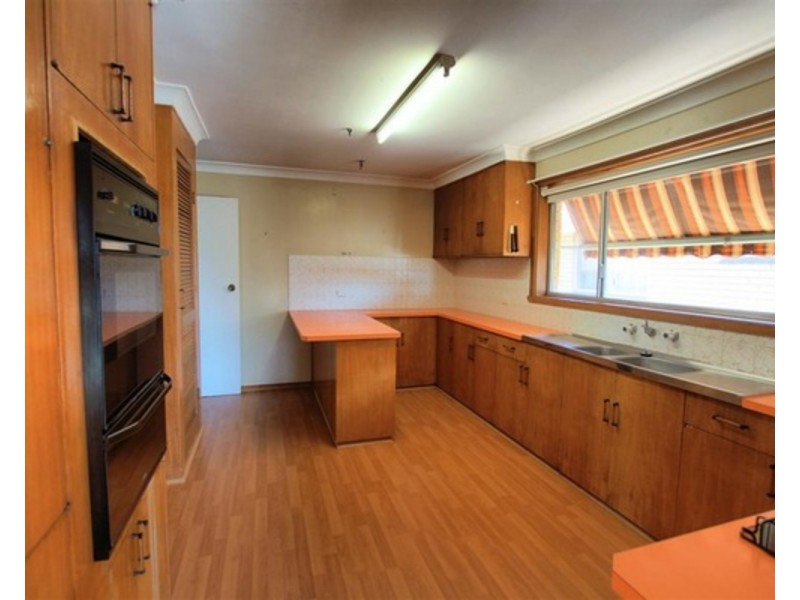 30 Geneva Crescent, Wagga Wagga NSW 2650