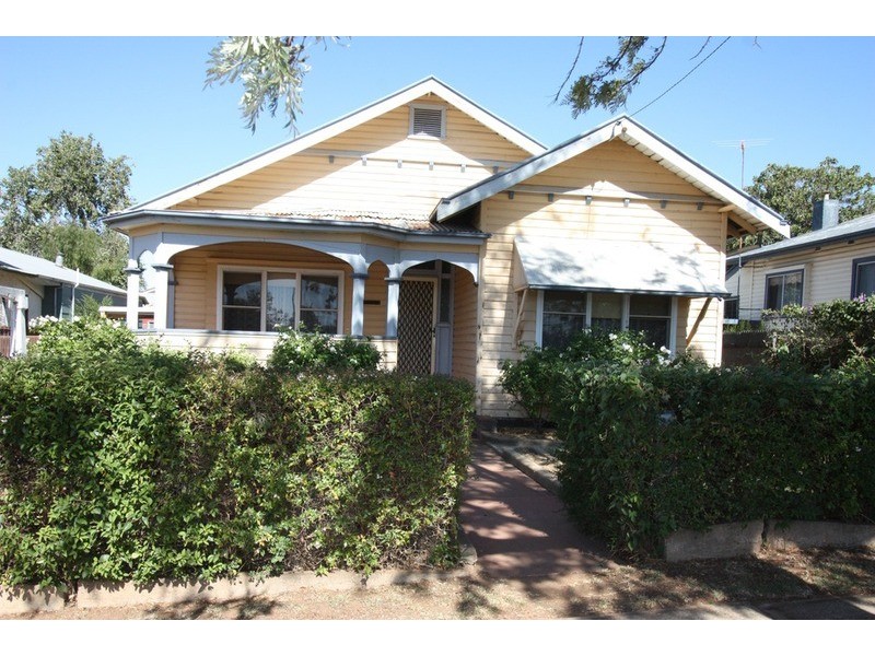 9 Bimbeen Street, Wagga Wagga NSW 2650