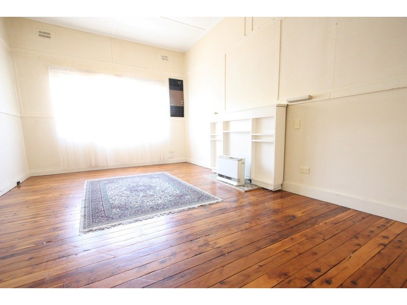 9 Bimbeen Street, Wagga Wagga NSW 2650