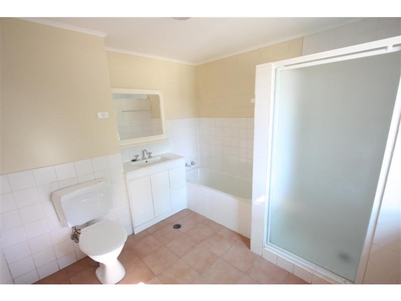 69 Best Street, Wagga Wagga NSW 2650