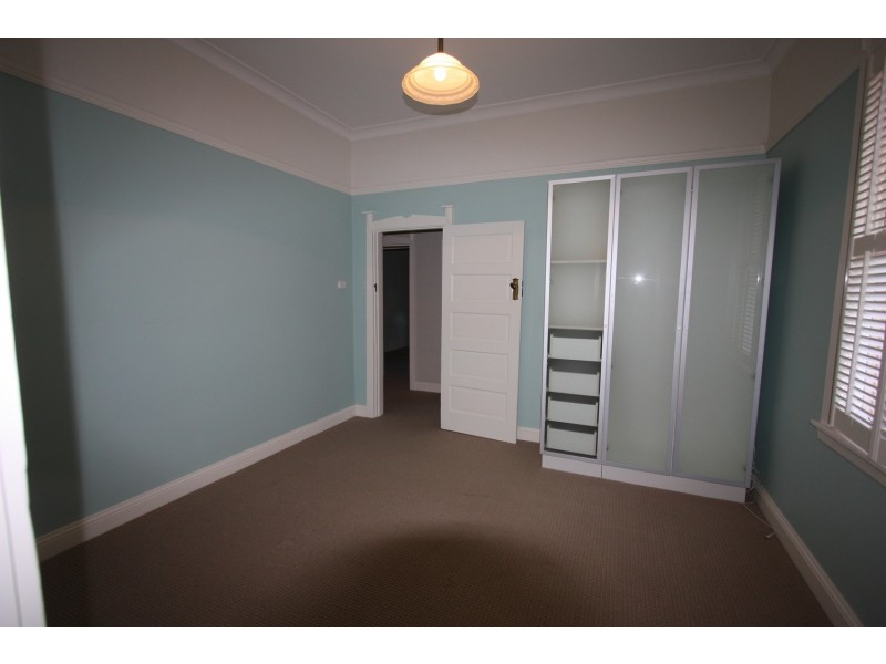 229 Kincaid Street, Wagga Wagga NSW 2650