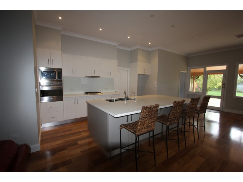 229 Kincaid Street, Wagga Wagga NSW 2650