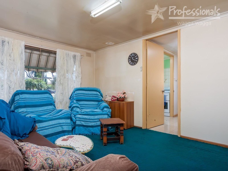 60 Mckell Avenue, Mount Austin NSW 2650