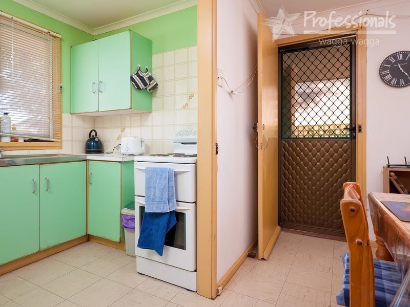 60 Mckell Avenue, Mount Austin NSW 2650