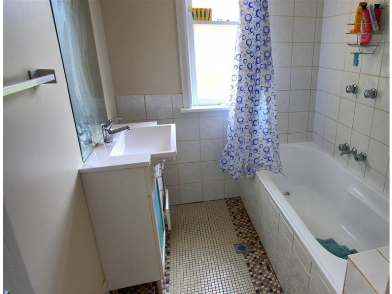 31 Gilmore Avenue, Wagga Wagga NSW 2650
