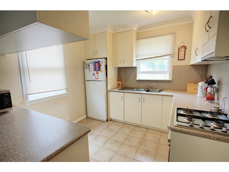 31 Gilmore Avenue, Wagga Wagga NSW 2650