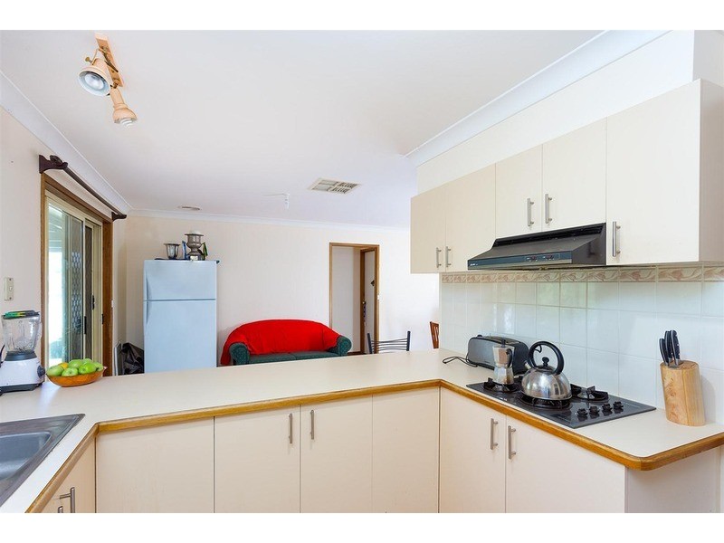 60 Pugsley Avenue, Estella NSW 2650