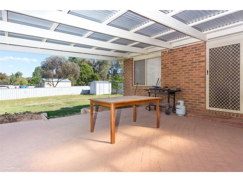 60 Pugsley Avenue, Estella NSW 2650