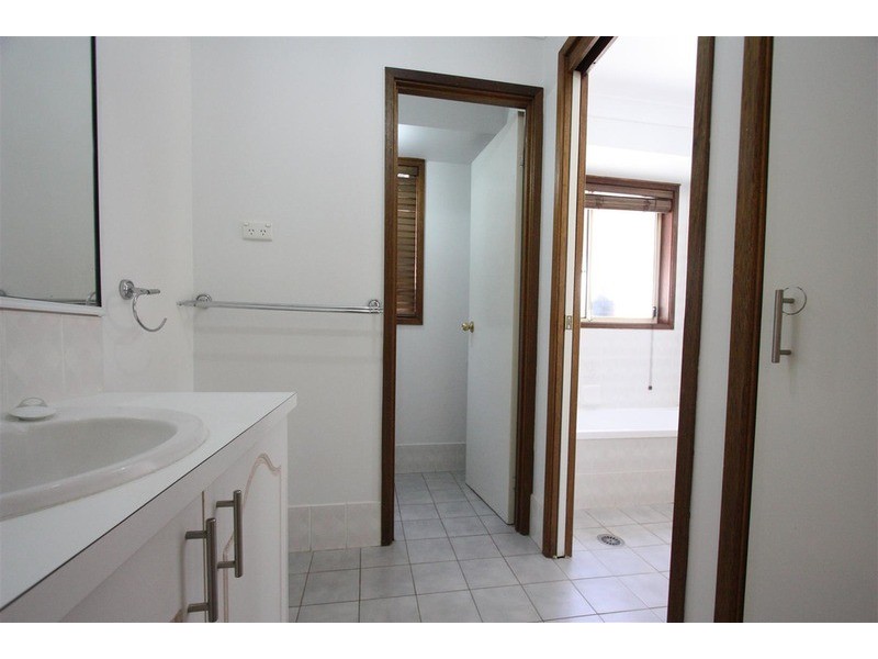 60 Pugsley Avenue, Estella NSW 2650