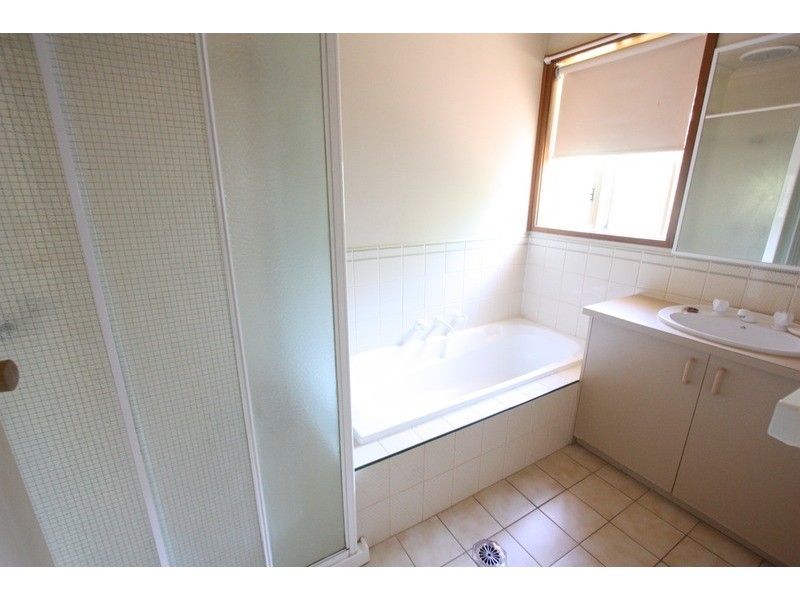 13 Malebo Place, Wagga Wagga NSW 2650