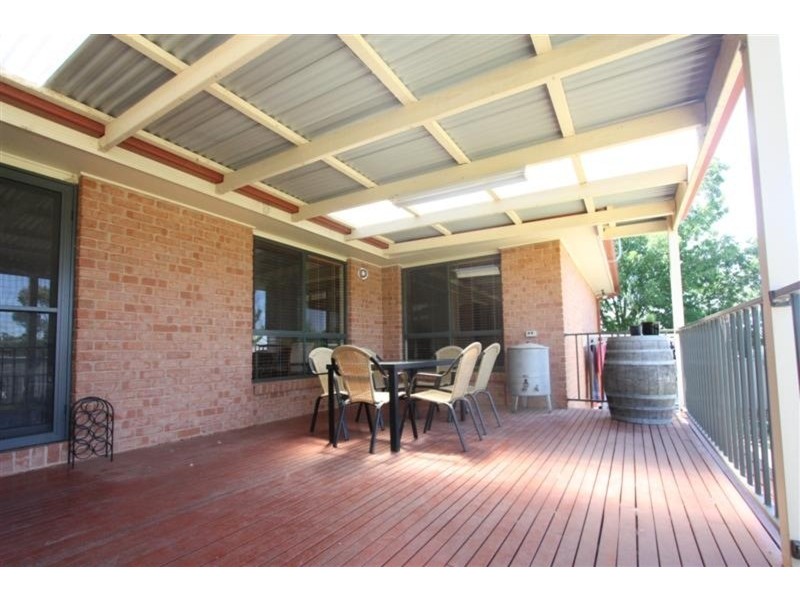 8 Galleon  Place, Wagga Wagga NSW 2650