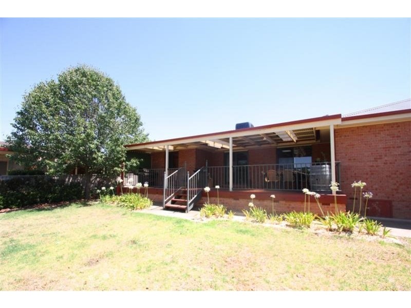 8 Galleon  Place, Wagga Wagga NSW 2650