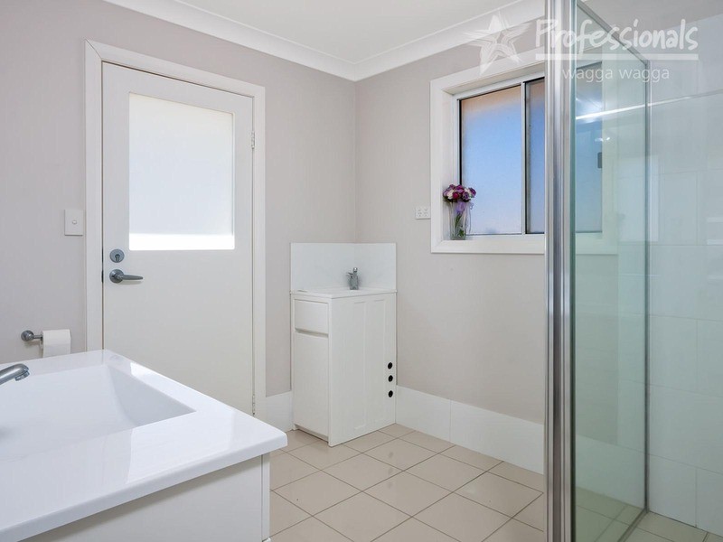32 Willow Tree Place, Springvale NSW 2650