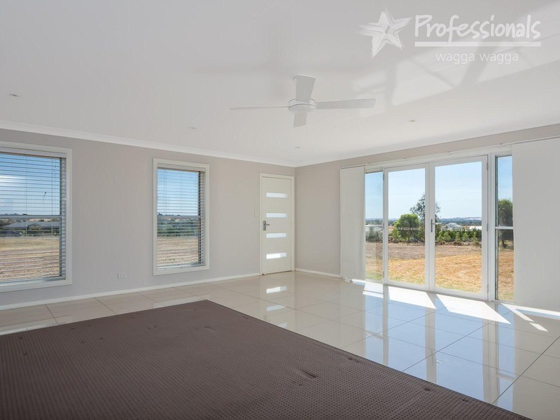 32 Willow Tree Place, Springvale NSW 2650