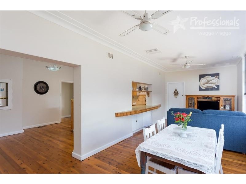 42 Mitchelmore Street, Turvey Park NSW 2650