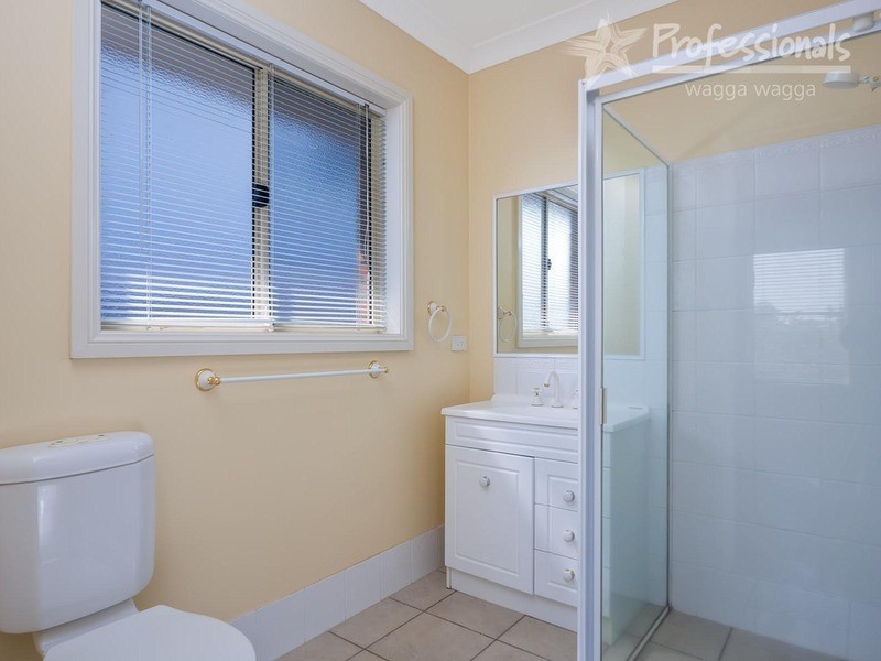 42 Bourkelands Drive, Bourkelands NSW 2650