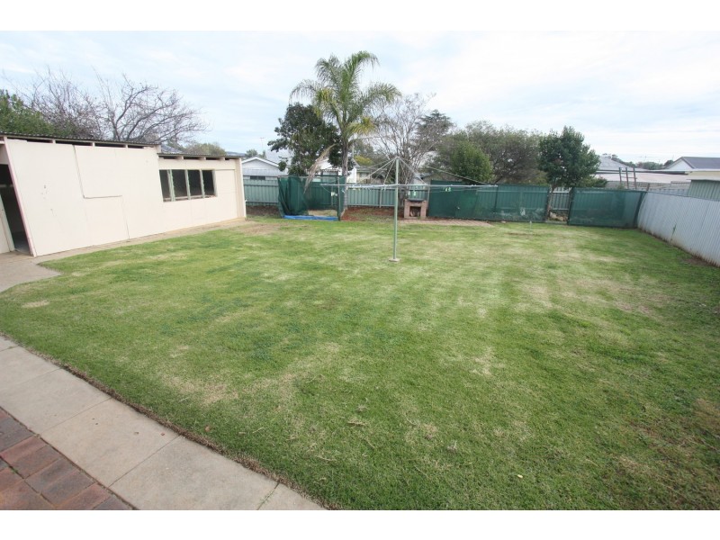 18 Spooner Avenue, Wagga Wagga NSW 2650