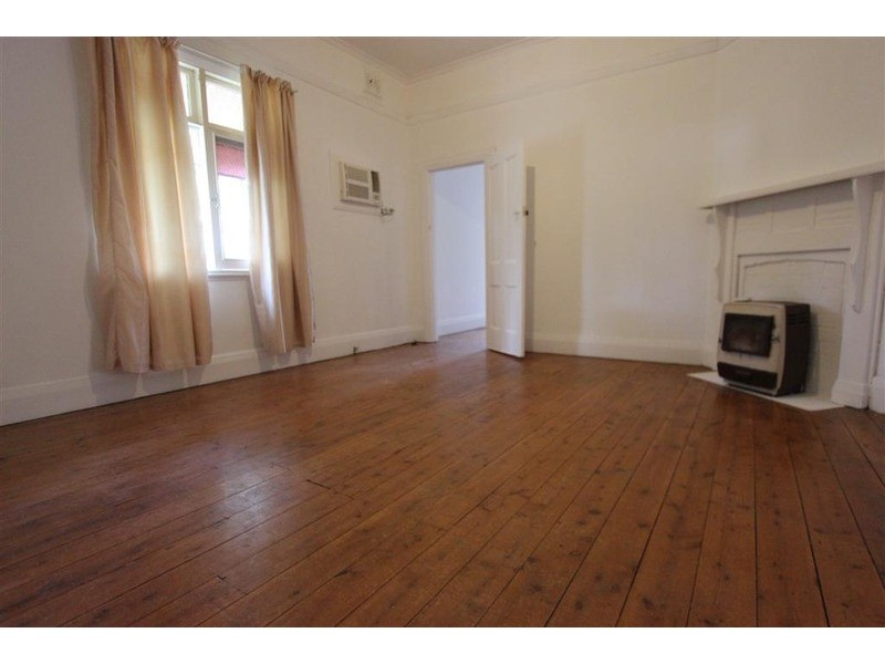 32 Travers Street, Wagga Wagga NSW 2650