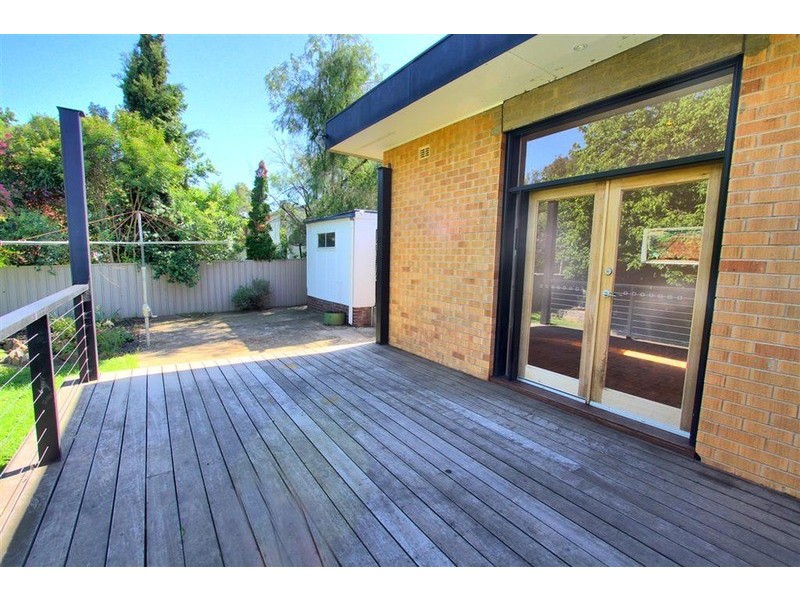 11 White Avenue, Kooringal NSW 2650