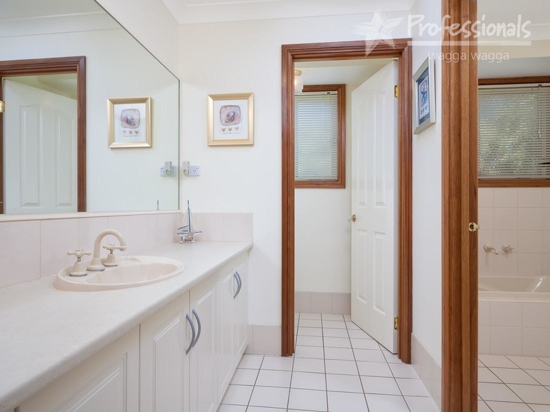 10 Patamba Street, Wagga Wagga NSW 2650