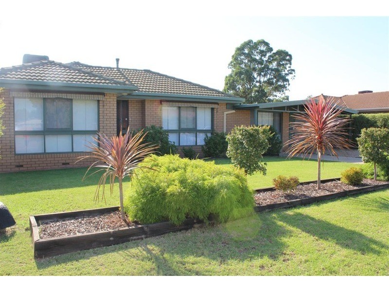 1 Goborra Street, Glenfield Park NSW 2650