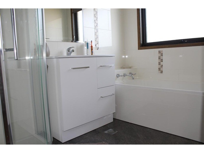 1 Goborra Street, Glenfield Park NSW 2650