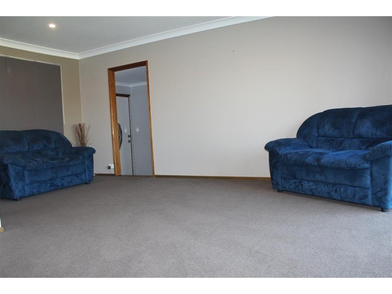 1 Goborra Street, Glenfield Park NSW 2650