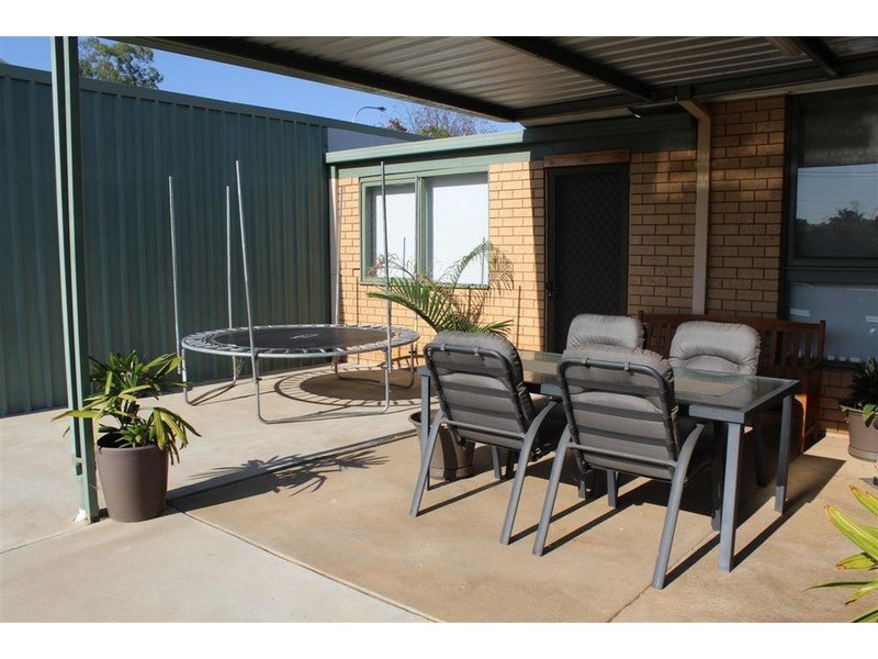 1 Goborra Street, Glenfield Park NSW 2650